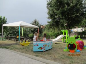 Barca in giardino